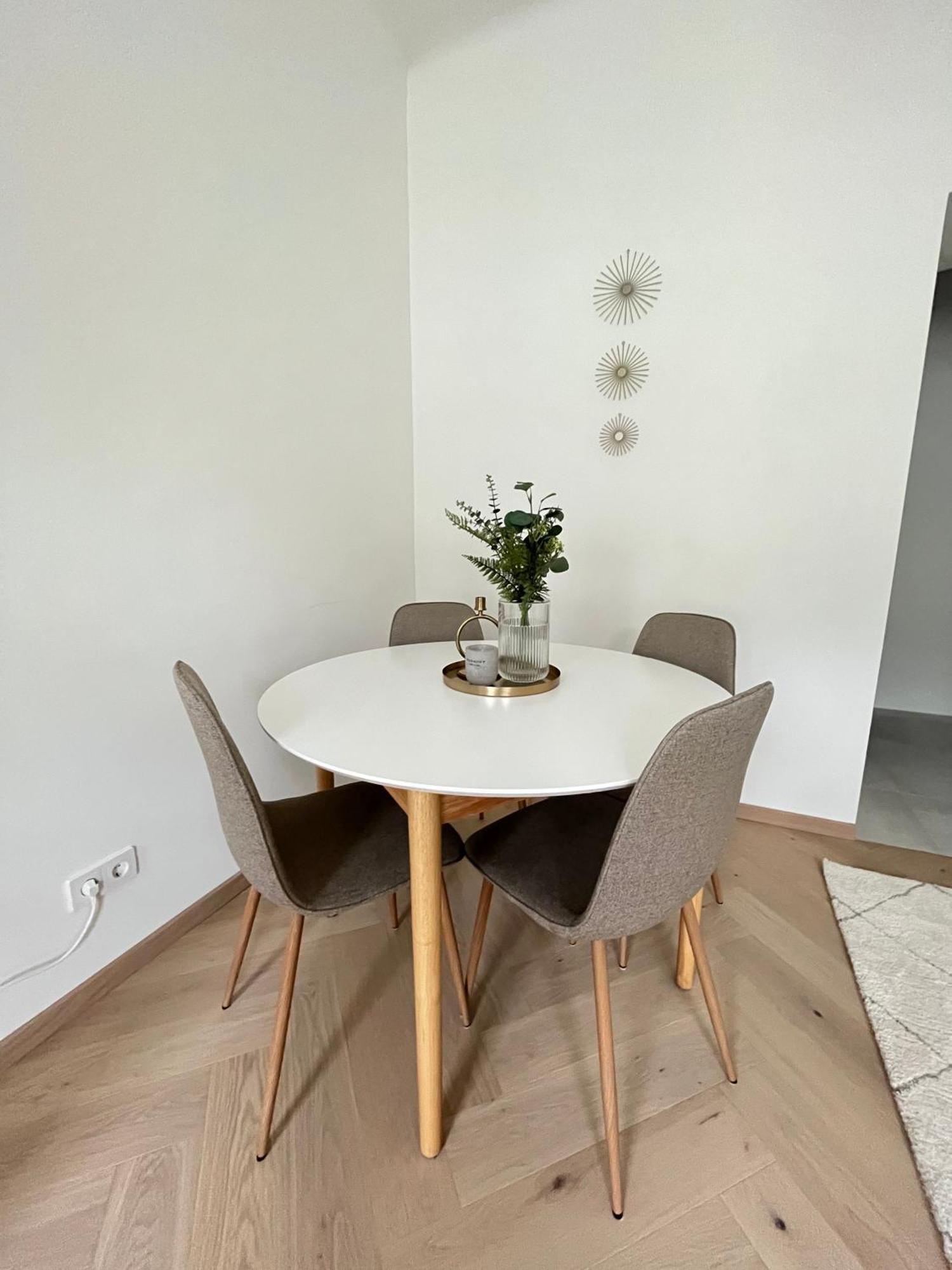 Luxurious One Room Apartment Near Schoenbrunn Palace Wien Exterior foto