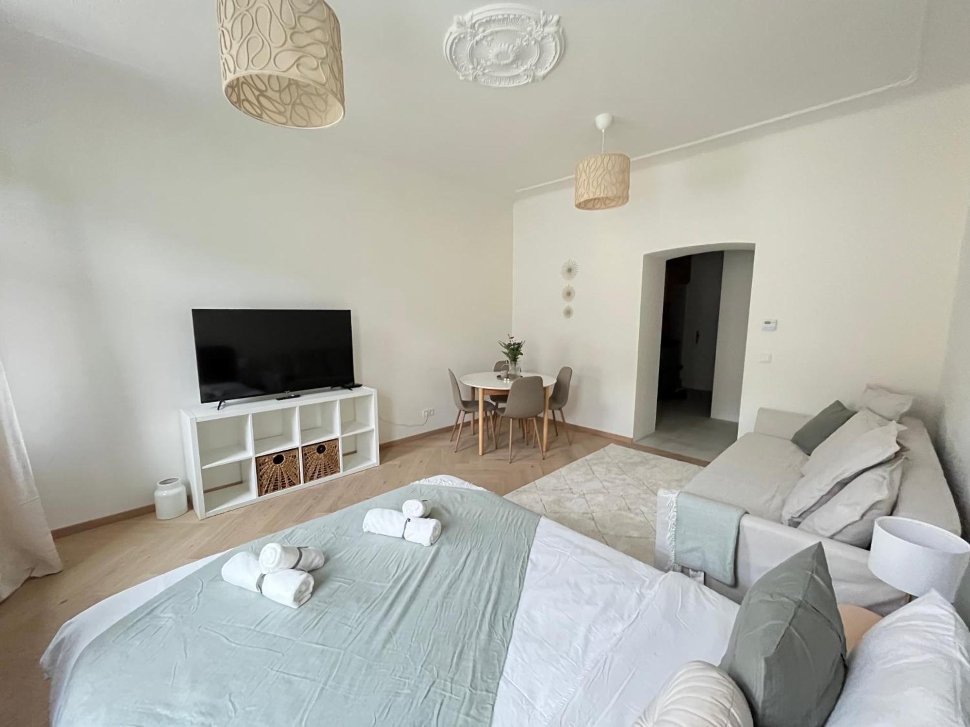 Luxurious One Room Apartment Near Schoenbrunn Palace Wien Exterior foto